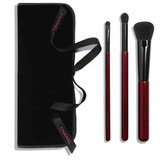 CHANEL Other - 🔥NEW CHANEL LES PINCEAUX ROUGE NOIR Collection of 3 Professional Makeup Brushes